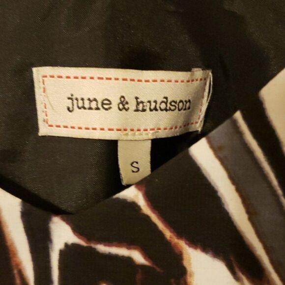 - June and hudson animal print blouse size small. - Picture 3 of 7